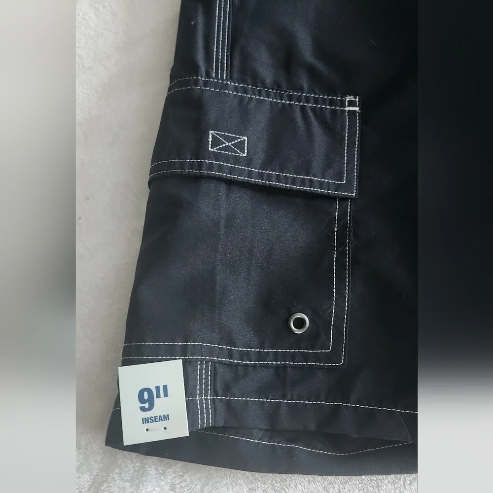 George Men’s Black Cargo Eboard Swim Shorts, Size Small (28–30), 9” Inseam, NWT